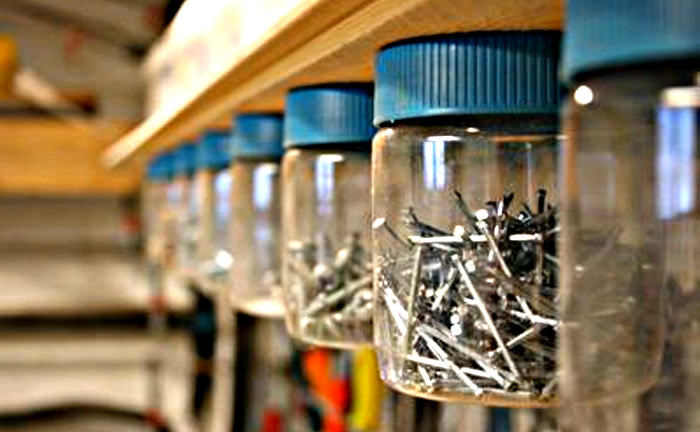 Hanging screw jars
