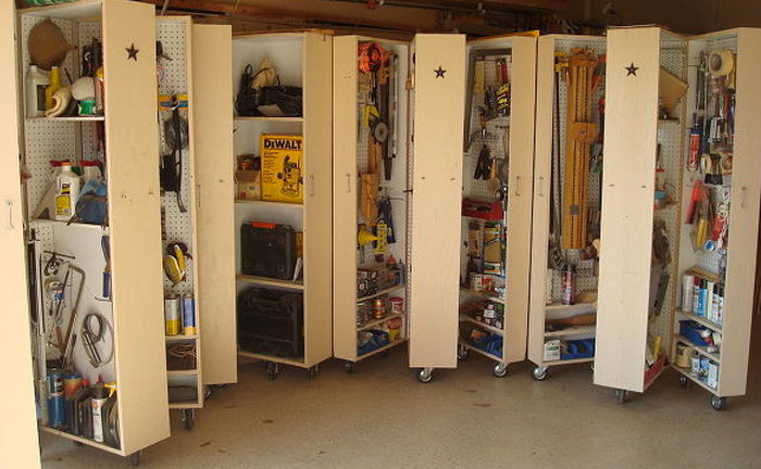 Rolling tool cabinets