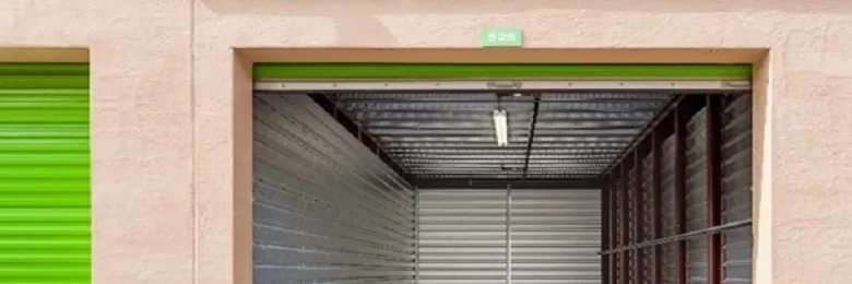 Open and empty storage unit
